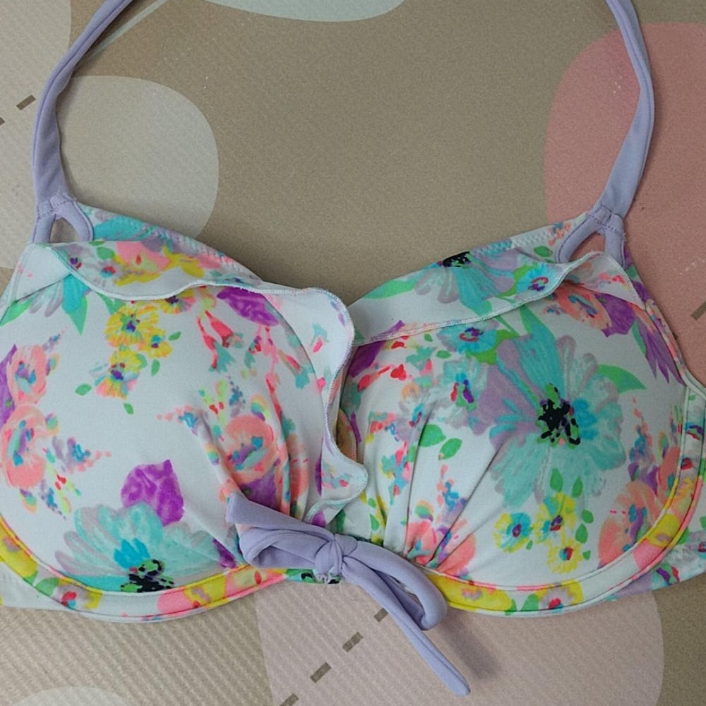 VS floral bikini top. Size 34B - Picture 2 of 5